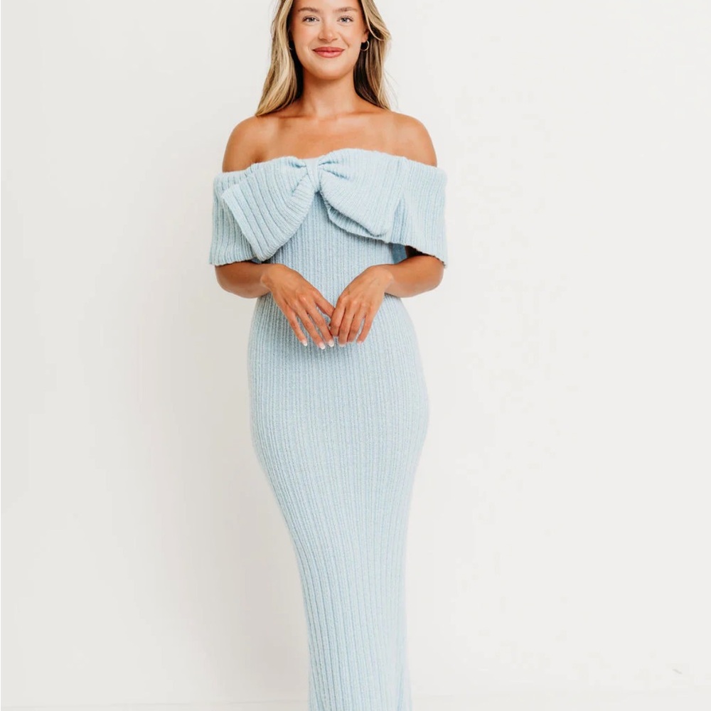 Off-Shoulder Bow-Detail Maxi Dress Cream color